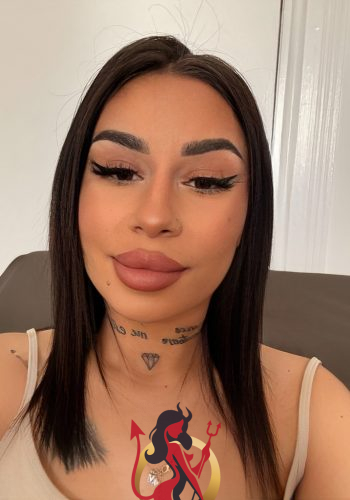 Tiffany Gallery Image