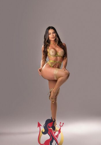 Nicole Gallery Image