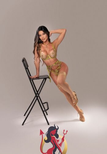 Nicole Gallery Image